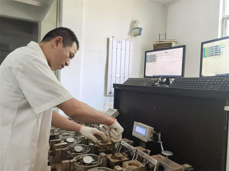 公司同002A：土工試驗(yàn)甲級(jí)，可以承擔(dān)甲級(jí)及以下工程勘察資格所能承擔(dān)工程勘察項(xiàng)目的土工試驗(yàn)任務(wù)； 聯(lián)系人：任玲，電話：18653883892(圖2)